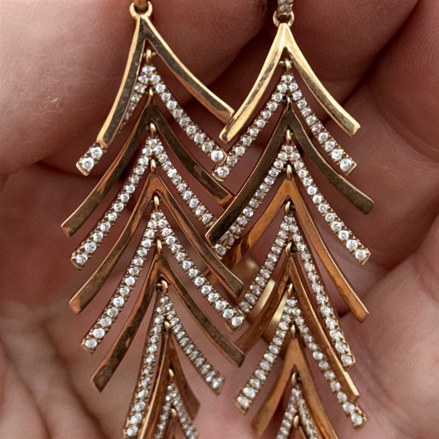 Diamond feather drop earrings in 18k gold with natural diamonds