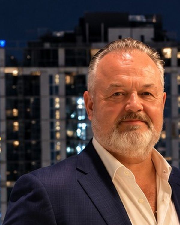 Arkadius Bizak — Founder, Jeweler & Gemmologist, Miami